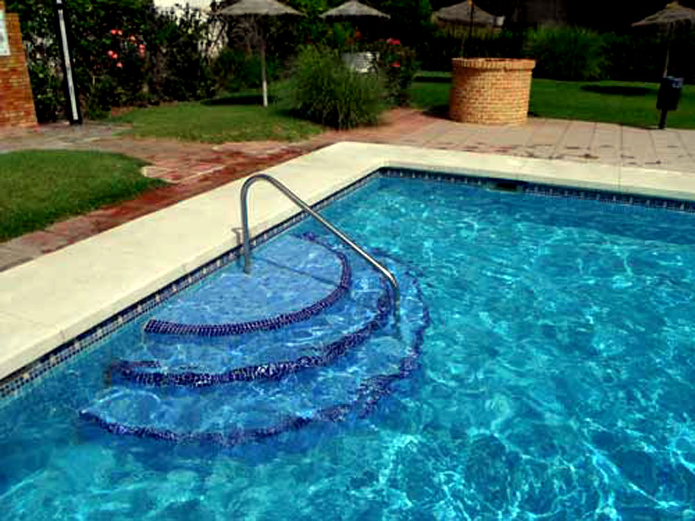 swimming poolsw
